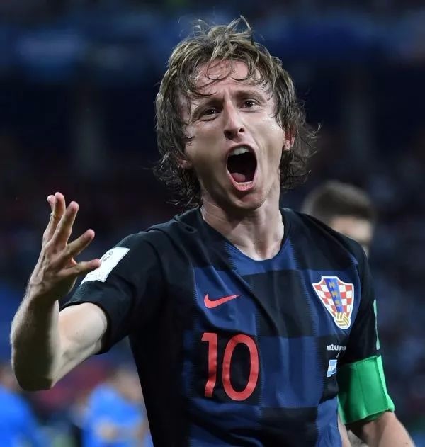 球星赛后发文鼓励全队：继续战斗