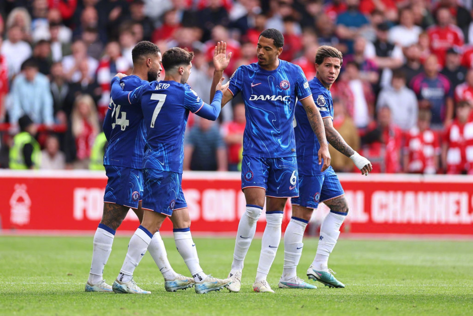 NBA半场：巴恩斯14分，马刺77-57领先鹈鹕